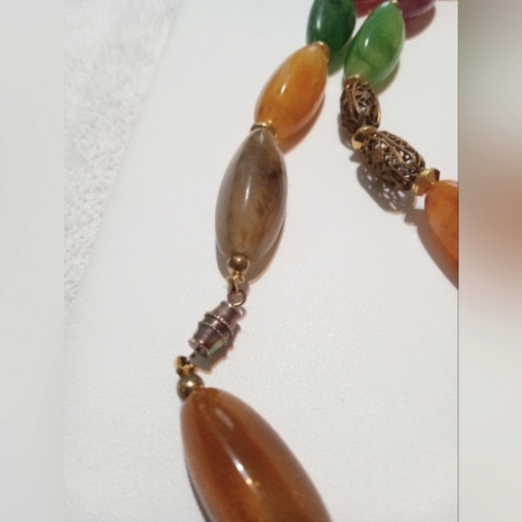 VTG Necklace Lucite/Acrylic Gem Colored w Filigree Beads Look Of Gemstones 33" - Picture 5 of 5